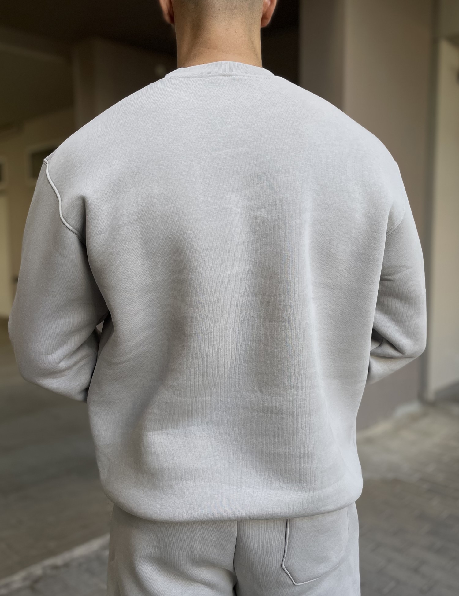 Ανδρικό γκρι φούτερ με στρογγυλή λαιμόκοψη και λογότυπο στο στήθος ES26004G φωτογραφία